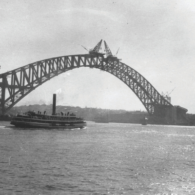 Manufacturers House opens at 12–14 O’Connell Street, Sydney.